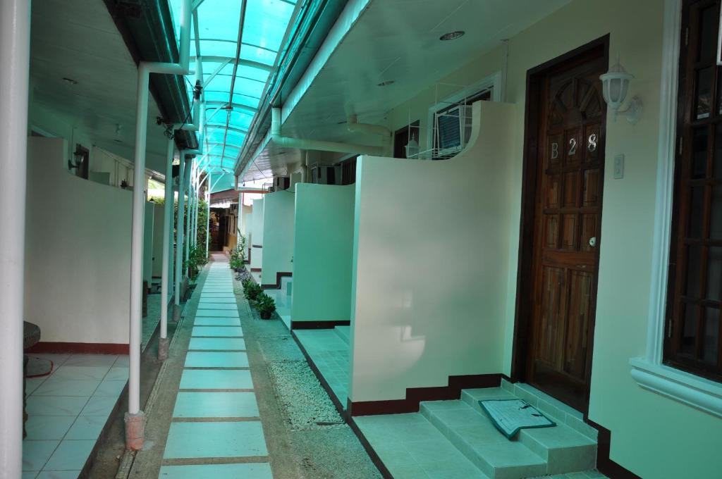D'Lucky Garden Inn & Suites Tiniguiban Exterior foto