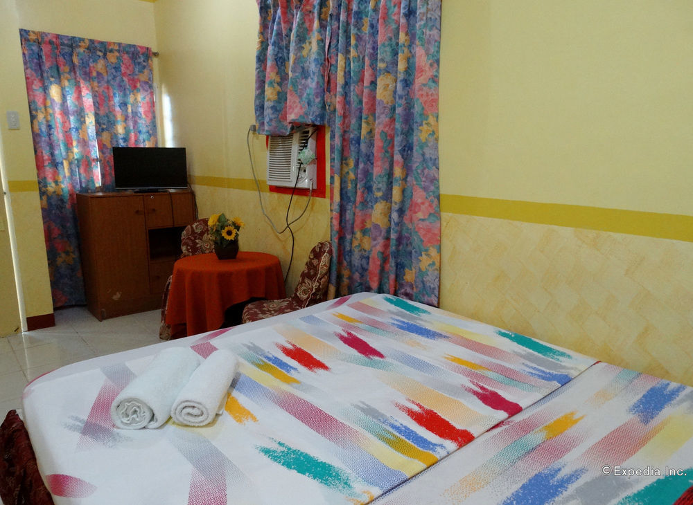 D'Lucky Garden Inn & Suites Tiniguiban Exterior foto
