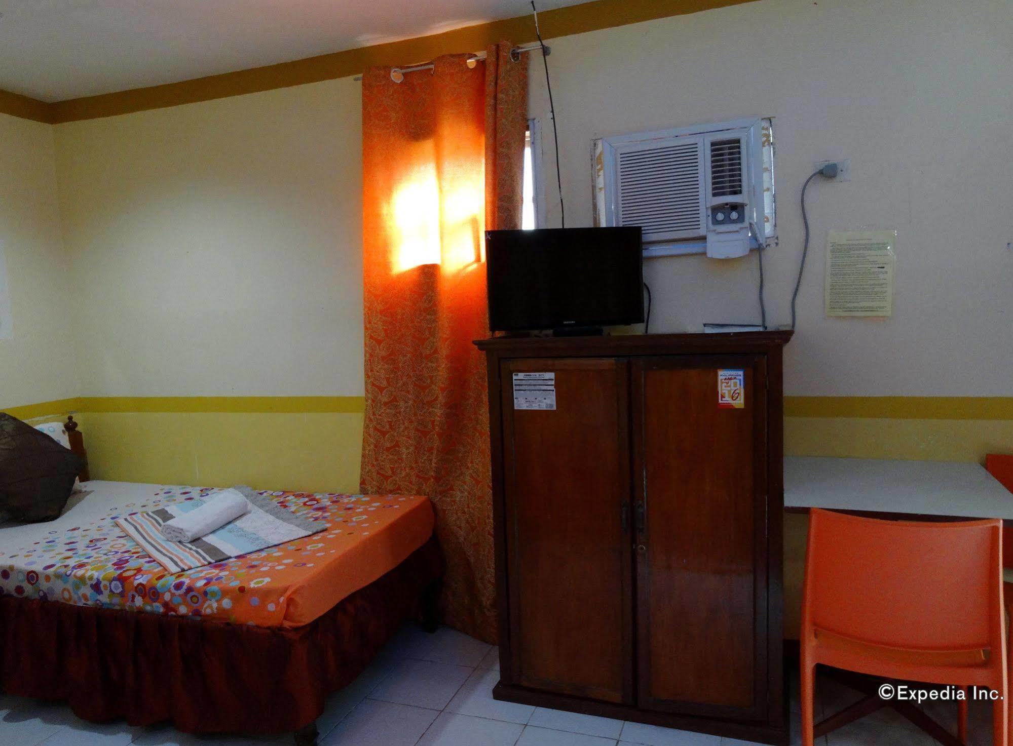 D'Lucky Garden Inn & Suites Tiniguiban Exterior foto